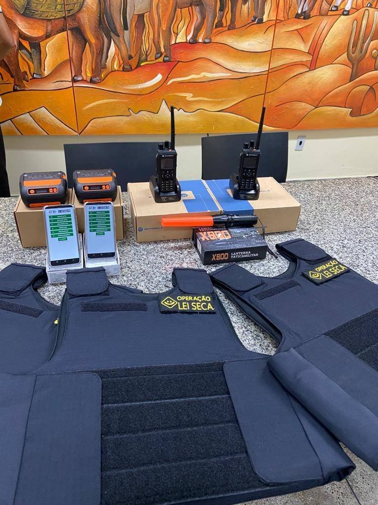 Policiamento de CG recebe talonario.